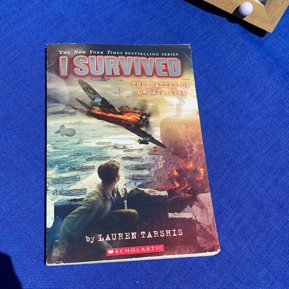 I Survived the Battle of D-Day, 1944. 
Preowned… see photos for details - Picture 2 of 3